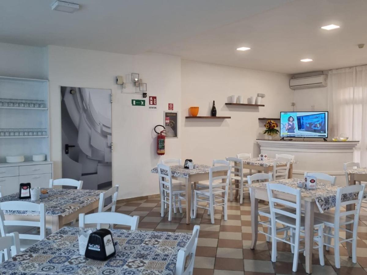 Hotel Rivabella دافولي المظهر الخارجي الصورة