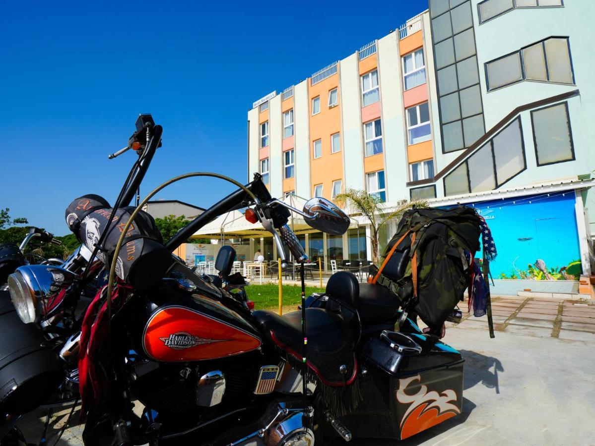Hotel Rivabella دافولي المظهر الخارجي الصورة