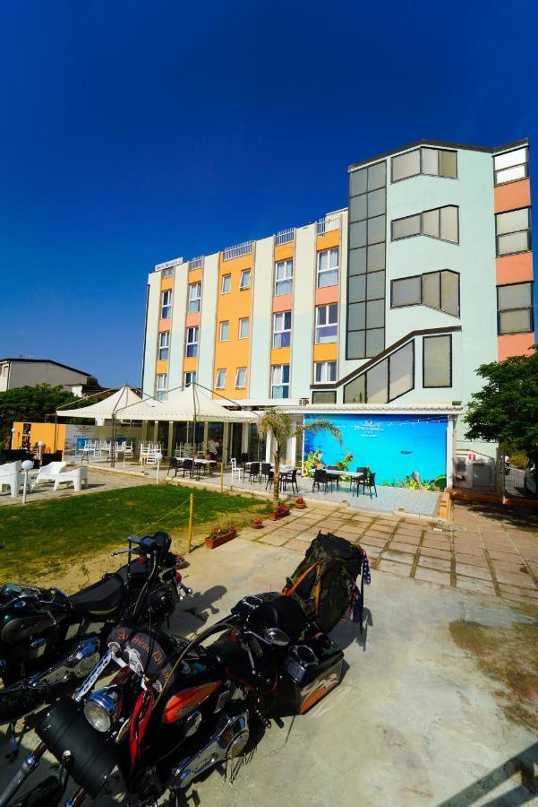 Hotel Rivabella دافولي المظهر الخارجي الصورة